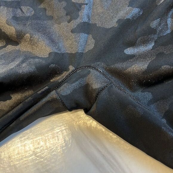 Spanx | Faux Leather Camo Leggings Black Matte Skinny Pull On M - Picture 5 of 9